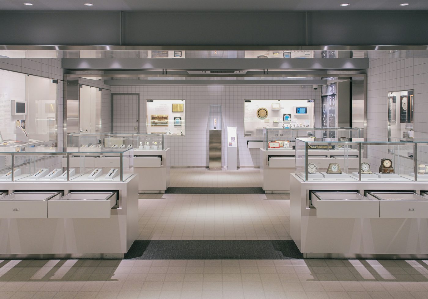 High-street retail showroom, MG Road
